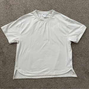 Athleta cream essential tee size M